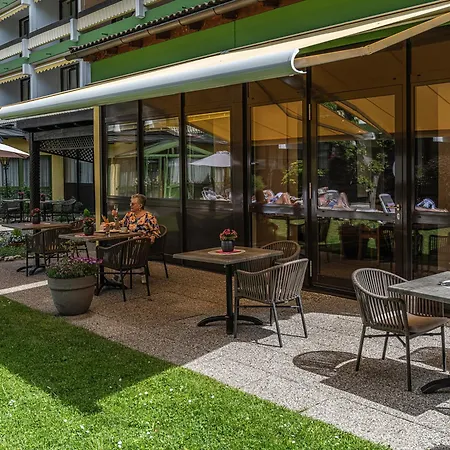 Hotel Unter Den Linden 3*
