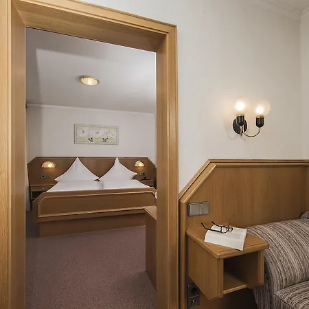 Hotel Unter Den Linden 3*